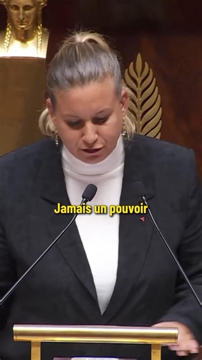 ⚫La déclaration laconique et cinglante de Mathilde Panot, « Partez aujourd'hui, Monsieur Bayrou. 🔘Emmanuel Macron vous suit de près. », est bien plus qu'un simple commentaire. 🔘C'est un acte politique chargé de sens, une attaque stratégique qui vise autant le président sortant que le ministre démissionnaire. | Tchad Agora