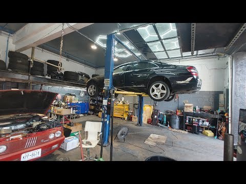 2007 Mercedes S550 4matic output shaft and front differential. Random work in progress video