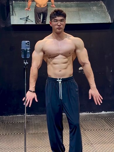 Handsome Muscle Hunk Selfie 肌肉帅哥自拍 #hunk #muscle #handsome #asianhunk #asianmuscle #beautifulmusclemale #肌肉 #肌肉男 #帅哥