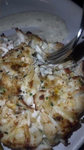 Best chunkiest crab cake ever #asmr #asmrsounds #short #shorts