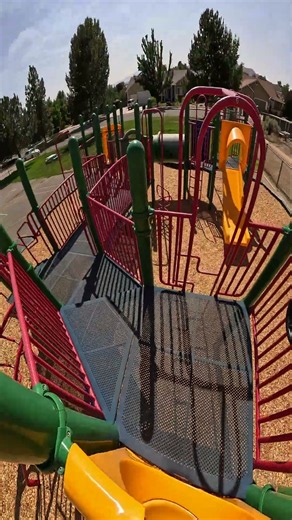 bella ciao playground parkour climb pov