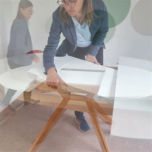 Round dining table extendable for 6 persons