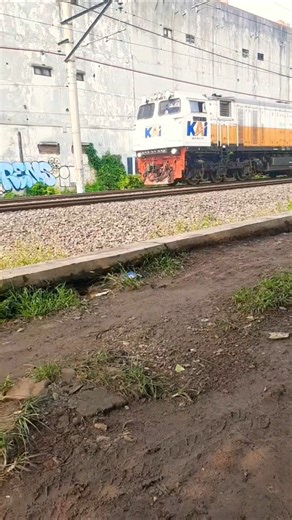 kereta api mode slow🚂⁉️ #keretaapi #keretabaru #shortvideo