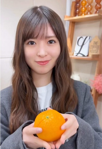 手持ちネーブルオレンジダンス：小川彩の魅力