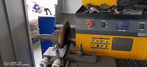 Kenapa kami perlu skim disc? Bila masa utk skim disc? **Kereta anda Gegar masa tekan brek? **Brake Disc sdh calar teruk **Brek bunyi bising Brek adalah komponen penting dalam Kenderaan yang berfungsi memperlahankan dan menghentikan kereta dalam keadaan terkawal. Tanpa sistem brek yang baik boleh mendatangkan pelbagai risiko di jalan raya. Adalah keperluan untuk servis brek secara berkala. ☪ PAKEJ ISTIMEWA ☪ . 🎁Harga Skim Disc bermula RM35/pc upah pemasangan PERCUMA dengan setiap penukaran brake