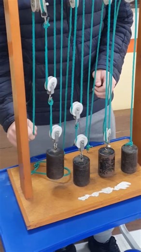 3.4M views · 7.9K reactions | Testing weighted pulleys  | UNILAD Tech | Facebook