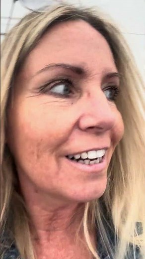 Right, who’s up for the three counties show in Worcestershire today?? Let me show you around ❤️😎🐝