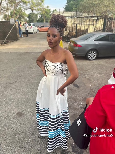 The true resemblance of oMbathane oXanda ka Xesibe with oTshangisa oSkhoma!! Makube chosi kubehele emoyeni 💙🙌🏻❤️Afrika Day