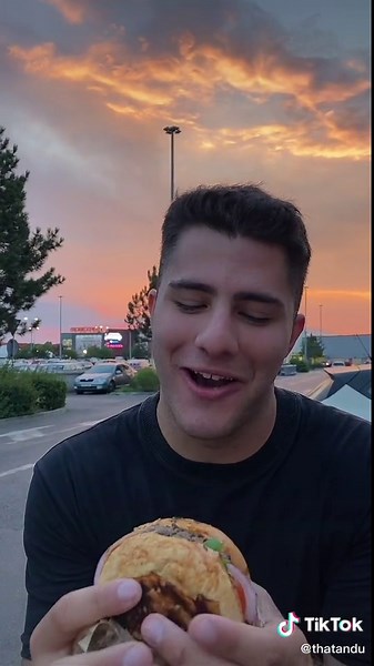 follow pe insta:thatanduu #oguritamica #mancaciosul #burger #mc #bibo #mancare