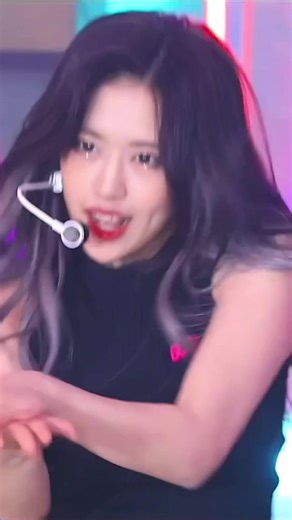 アイズワンのユジン、大人びている中にもマンネラインの可愛らしさが光る