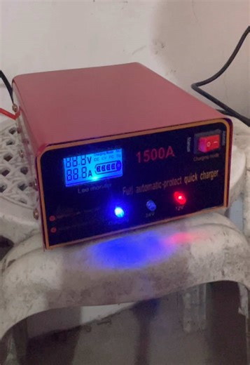 Intelligent 12V 24V Battery Charger for Cars and Motorcycles