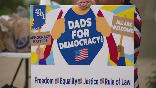 'Dads for Democracy' sees gathering at Hamilton County Courthouse