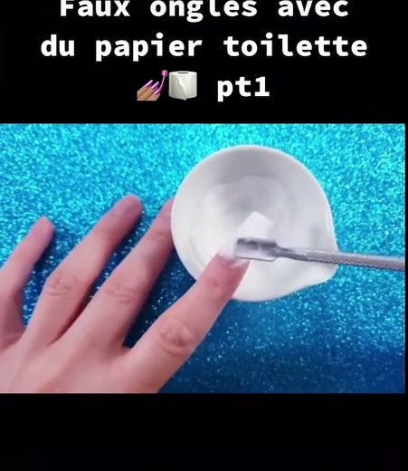 Comment faire des faux ongles avec du papier toilette?