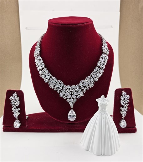 Swarovski Crystal Luxury Bridal Tiara, Wedding Headpiece, Quinceanera Crown, Glamourous Wedding Necklace Set - Etsy