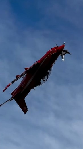 Swiss Air Force PC-21 Display 🇨🇭 Credit: @savageaviation1 The PC-21 display was one of the highlights of Axalp 2023. Some of the best flying I’ve seen and those turbo props sounded AMAZING #PilatusPC21 #pc21 #axalp #turboprop #swissairforce - #Airforce #Military #Aviation #AvGeek #AviationMafia #Pilot #MilitaryJet #USAF #USNavy #FighterJet #FighterPilot | Aviation Mafia