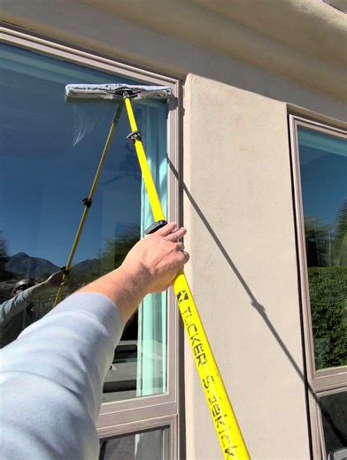 “Shadow MAN Flowthrough, CLEANline FUTURE surpass’T NAS who?” #visionsoap #squeegeevision #theartofwindowcleaning #windowcleaning #waterbender