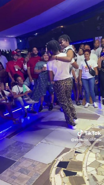 Mi gente trata de ver ese video hasta el final 🧠 💃🕺 🎤 🎼 ##bachatafootwork##bachatachallenge##traditionalbachata##dominicanstyle##bachateros ⠀ @bachata.sensual @bachatasent @bachata_passion @bachataitalia @bachatagermany @bachatauk @bachatadubai @bachata_mundial @bachata.nation @bachatalegends @insta_bachata @tu_supite_bachata @bachataday @bachata.feel @latin.feel @latindanceworld @socialdancetv @socialdanceworld @bachatabcn a@gwepa @bachatas - [ ]