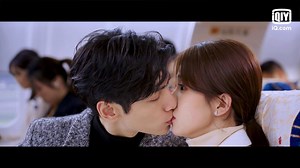 Jiang Jun can stop to worry about her tears falling because the remedy is in Yuan Shuai's lips~ 😘👄🥰 Whole episodes of #LoveisSweet, starring #Luoyunxi #Bailu is on #iQIYI! Don't miss such a sweet drama!💕💕 👉Download app：https://bit.ly/2IRGkPy 👉Watch online：https://bit.ly/35Vgvqk | iQIYI