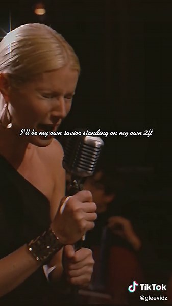 Gweneth Paltrow and Adele Perform 'Turning Tables' on Glee