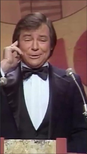A legendary roast! George Burns gets the ultimate celebrity send-off.