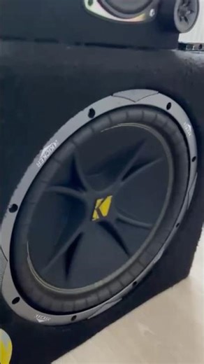 15 wattlık bluetoothlu amfi ile kicker comp 12yi çalıştırdım #evdeotosessistemi#kickerbass#kicker#