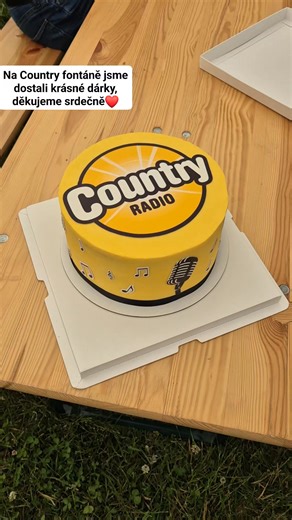 Děkujeme za krásné dárky, které jsme dostali na Country fontáně. Dorazíte? Těšíme se na vás. | COUNTRY RADIO