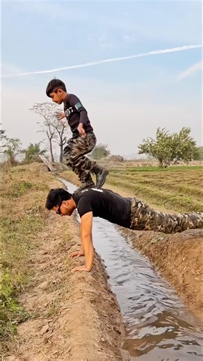 Chota Commando #funny #commandochallenge #indianarmy #indianmilitary #army