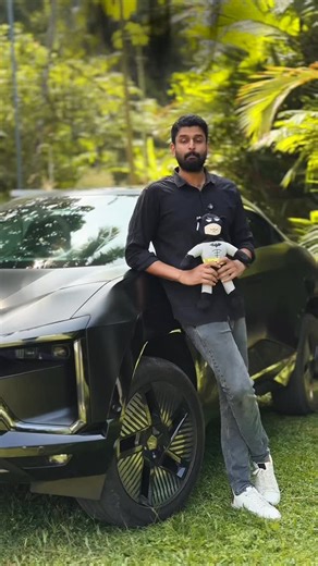 ♨️Mahindra BE 6 Batman Edition 🔥💥is a limited-run (999 units) electric SUV, priced at ₹27.79 lakh (ex-showroom), & 32.50 💸💥lakhs on road featuring a dramatic Satin Black paint scheme with Alchemy Gold accents inspired by The Dark Knight. Based on the top-spec Pack 3 variant with a 79 kWh battery (683 km range), it boasts specialized Batman badging, 20-inch wheels, ⛓️🛠️⚙️and a, bespoke black/gold interior. Key Features and Design Details: Exterior: Custom Satin Black finish, Alchemy Gold-fin