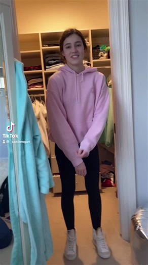 CR (@bedwetter01) - TBT 🎃🍸🍸