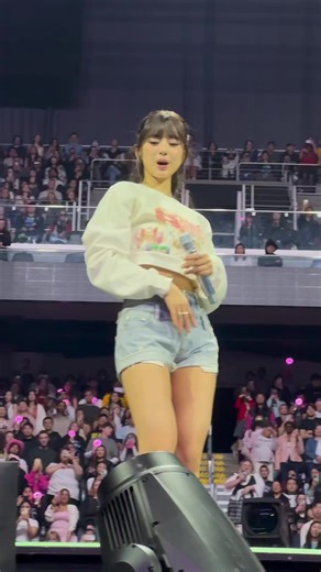 Tzuyu's Stunning Encore Look at TWICE Concert