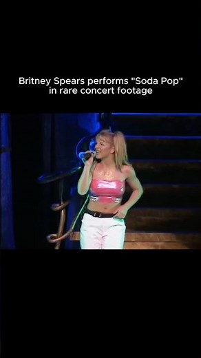 Watch it fizz and pop 🍾 #britneyspears #music #popmusic #livemusic #concert