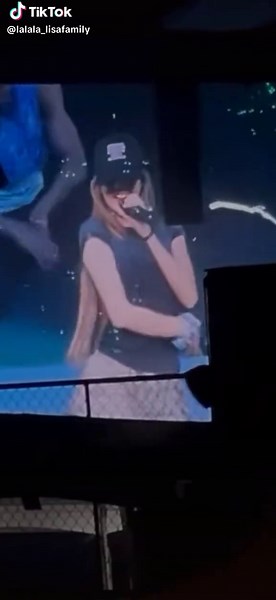 LALISA บน TikTok