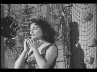 Il 28 agosto 1956 viene pubblicato il primo brano di #Dalida, "Madona", versione francese della canzone portoghese di Amalia Rodrigues "Barco negro". | Dalida idéale
