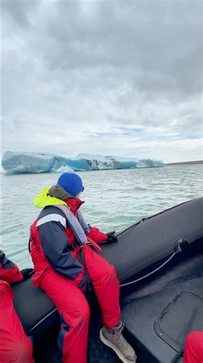 We Took a Panga Boat Into Iceland’s Iceberg Lagoon! 🤯 #nationalpark