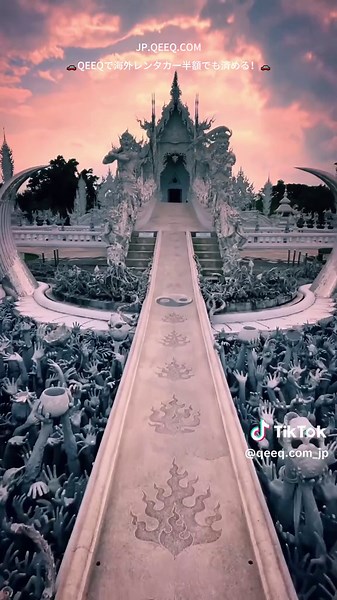 死ぬまでに行きたい絶景スポット 東南アジア篇. 1、 Bromo Volcano，East Java ブロモ火山ジャワ,島東部 . 2、Prasat Satchatham，Pattaya プラサート・サッチャタム,パタヤ . 3、 White Temple, Chiang Rai ホワイト・テンプル,チェンライ #タイ#タイ旅行#絶景事典 #絶景 #海外旅行#海外旅行好き#海外旅行好きさんと繋がりたい#海外旅行計画#海外旅行行きたい