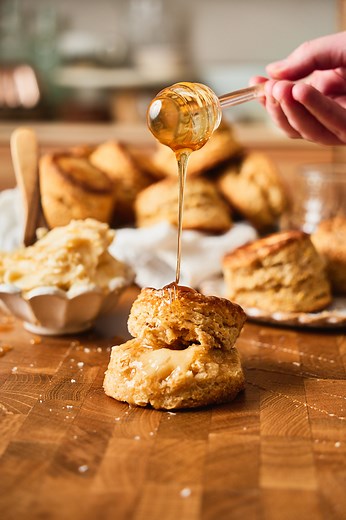Fluffy cornbread biscuits! ✨ If you don’t want to choose between...
