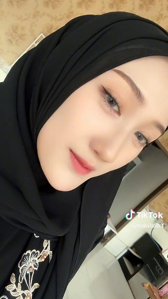 Nabillaaaaaaaah (@nabillah.f)’s videos with Baba fen - Haifa Wehbe