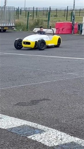 Turn up for the engine roar! 🚗💨 #autotest #drift