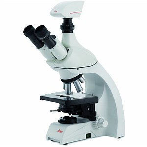 Leica DM750 Microscope