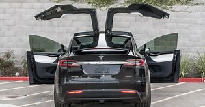Tesla started Model X deliveries in Canada