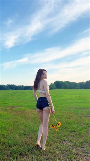 Violet 💕 | meet me outside where the wild things grow ☀️ . . the wild thing —> @violetthered . #redhead #naturegirl #country #countrygirl... | Instagram