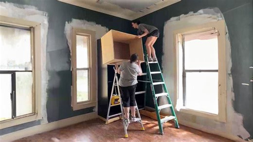 Building floor-to-ceiling bookcases from scratch