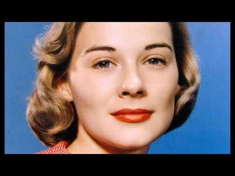 13 Sexy Photos of Hope Lange