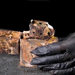 Master restores a half century old lighter! | 5-Minute Crafts Play