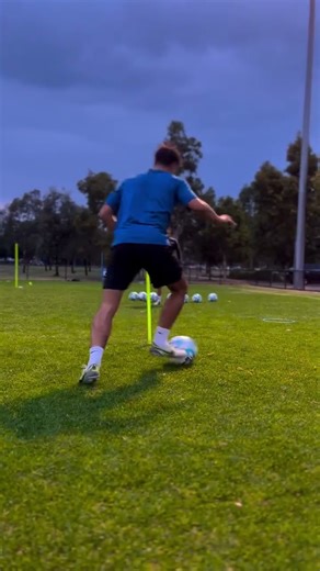 Players need to practice receiving on the back foot⚡️(credit: accelerate.performance_ on instagram)