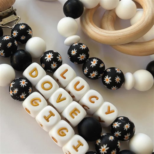 Personalized Daisy Floral Pacifier Clip • Add Any Baby Name • Custom Gift for Newborn - Etsy