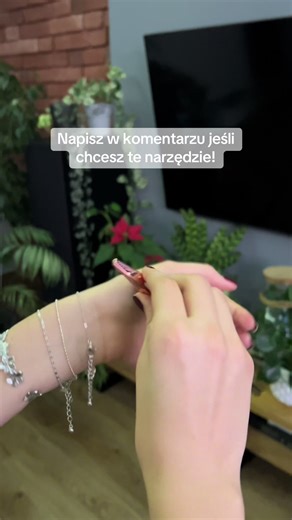 Jak założyć bransoletkę dla kobiet?