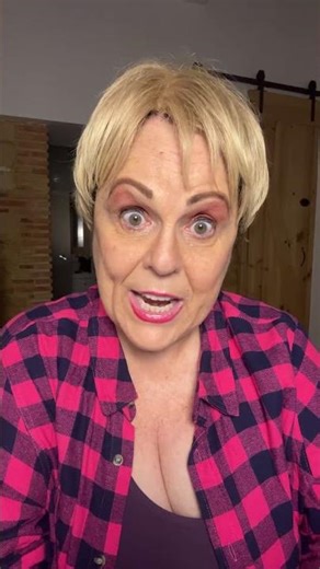 Ask Belle and she’ll give you the Southern tea. ☕💄