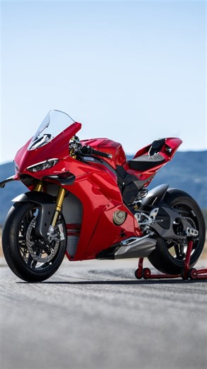 6.9K views · 180 reactions | 【Panigale V4 —風のように、速く。そして、美しく。】...