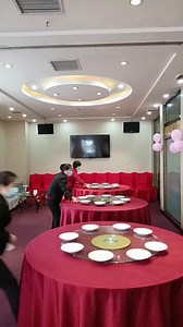 Interesting way to set up a table! | Handy Dandy